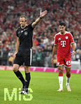 28.08.2026, Fussball Bundesliga 2026/2027, 1.Spieltag, FC Bayern München - VfB Stuttgart, in der Allianz-Arena München,   Schiedsrichter Sören Storks (Velen).



