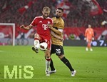 28.08.2026, Fussball Bundesliga 2026/2027, 1.Spieltag, FC Bayern München - VfB Stuttgart, in der Allianz-Arena München,   
v.l. Konrad Laimer (FC Bayern München) gegen Deniz Undav (Stuttgart) 

