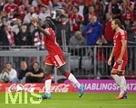 28.08.2026, Fussball Bundesliga 2026/2027, 1.Spieltag, FC Bayern München - VfB Stuttgart, in der Allianz-Arena München,   Dayot Upamecano (FC Bayern München) und Harry Kane (FC Bayern München) jubeln


