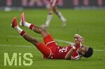 28.08.2026, Fussball Bundesliga 2026/2027, 1.Spieltag, FC Bayern München - VfB Stuttgart, in der Allianz-Arena München,   Nathaniel Brown (FC Bayern München) am Boden


