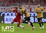 28.08.2026, Fussball Bundesliga 2026/2027, 1.Spieltag, FC Bayern München - VfB Stuttgart, in der Allianz-Arena München,   v.l. Harry Kane (FC Bayern München) gegen Jeff Chabot (Stuttgart) 


