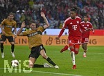 28.08.2026, Fussball Bundesliga 2026/2027, 1.Spieltag, FC Bayern München - VfB Stuttgart, in der Allianz-Arena München,   Michael Olise (FC Bayern München) gegen Ramon Hendriks (Stuttgart) 


