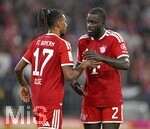 28.08.2026, Fussball Bundesliga 2026/2027, 1.Spieltag, FC Bayern München - VfB Stuttgart, in der Allianz-Arena München,   Torjubel nach dem 2:1 V.L. Michael Olise (FC Bayern München) UND Dayot Upamecano (FC Bayern München) 


