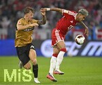 28.08.2026, Fussball Bundesliga 2026/2027, 1.Spieltag, FC Bayern München - VfB Stuttgart, in der Allianz-Arena München,   v.l. Finn Jeltsch (Stuttgart) gegen Luis Diaz (FC Bayern München) 


