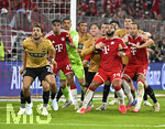 28.08.2026, Fussball Bundesliga 2026/2027, 1.Spieltag, FC Bayern München - VfB Stuttgart, in der Allianz-Arena München,   v.l. Leonidas Stergiou (Stuttgart), Aleksandar Pavlovic (FC Bayern München), ms1, ms6, Ismael Saibari (FC Bayern München) und Harry Kane (FC Bayern München) 


