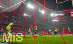28.08.2026, Fussball Bundesliga 2026/2027, 1.Spieltag, FC Bayern München - VfB Stuttgart, in der Allianz-Arena München, Josha Vagnoman (re, am Boden, Stuttgart) erzielt ein Eigentor zum 1:3 gegen Torwart Fabian Bredlow (li, Stuttgart) 



