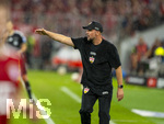 28.08.2026, Fussball Bundesliga 2026/2027, 1.Spieltag, FC Bayern München - VfB Stuttgart, in der Allianz-Arena München, Trainer Sebastian Hoeneß (Stuttgart) in Rage  