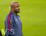 28.08.2026, Fussball Bundesliga 2026/2027, 1.Spieltag, FC Bayern München - VfB Stuttgart, in der Allianz-Arena München, Trainer Vincent Kompany (FC Bayern München) nachdenklich 