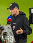 28.08.2026, Fussball Bundesliga 2026/2027, 1.Spieltag, FC Bayern München - VfB Stuttgart, in der Allianz-Arena München, Trainer Sebastian Hoeneß (Stuttgart) beim SKY-Sport-Interview am Spielfeldrand 