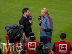 28.08.2026, Fussball Bundesliga 2026/2027, 1.Spieltag, FC Bayern München - VfB Stuttgart, in der Allianz-Arena München, re: Trainer Vincent Kompany (FC Bayern München) beim SAT1-Interview am Spielfeldrand 