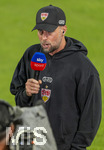 28.08.2026, Fussball Bundesliga 2026/2027, 1.Spieltag, FC Bayern München - VfB Stuttgart, in der Allianz-Arena München, Trainer Sebastian Hoeneß (Stuttgart) beim SKY-Sport-Interview am Spielfeldrand 