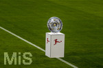 28.08.2026, Fussball Bundesliga 2026/2027, 1.Spieltag, FC Bayern München - VfB Stuttgart, in der Allianz-Arena München, Die Meisterschale steht auf der Stele ausgestellt vor dem Spiel, das Ziel der Träume nach 34 Spieltagen.