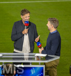 28.08.2026, Fussball Bundesliga 2026/2027, 1.Spieltag, FC Bayern München - VfB Stuttgart, in der Allianz-Arena München, Bundestrainer Jürgen Klopp (li, Deutschland) beim SKY-Sport Interview.  re: Thomas Hitzlsperger 