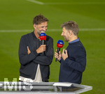 28.08.2026, Fussball Bundesliga 2026/2027, 1.Spieltag, FC Bayern München - VfB Stuttgart, in der Allianz-Arena München, Bundestrainer Jürgen Klopp (li, Deutschland) beim SKY-Sport Interview.  re: Thomas Hitzlsperger 