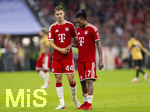 28.08.2026, Fussball Bundesliga 2026/2027, 1.Spieltag, FC Bayern München - VfB Stuttgart, in der Allianz-Arena München, Josip Stanisic (Bayern München) und Michael Olise (FC Bayern München) nach dem Spiel 