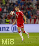28.08.2026, Fussball Bundesliga 2026/2027, 1.Spieltag, FC Bayern München - VfB Stuttgart, in der Allianz-Arena München, Josip Stanisic (Bayern München) am Ball 