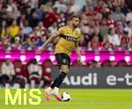 28.08.2026, Fussball Bundesliga 2026/2027, 1.Spieltag, FC Bayern München - VfB Stuttgart, in der Allianz-Arena München, Josha Vagnoman (Stuttgart) am Ball 