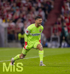 28.08.2026, Fussball Bundesliga 2026/2027, 1.Spieltag, FC Bayern München - VfB Stuttgart, in der Allianz-Arena München, Torwart Fabian Bredlow (Stuttgart) gibt lautstark Anweisungen