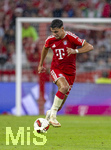 28.08.2026, Fussball Bundesliga 2026/2027, 1.Spieltag, FC Bayern München - VfB Stuttgart, in der Allianz-Arena München, Aleksandar Pavlovic (Bayern München)  am Ball 