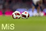 28.08.2026, Fussball Bundesliga 2026/2027, 1.Spieltag, FC Bayern München - VfB Stuttgart, in der Allianz-Arena München, Spielball Torfabrik liegen auf dem Platz.
