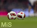 28.08.2026, Fussball Bundesliga 2026/2027, 1.Spieltag, FC Bayern München - VfB Stuttgart, in der Allianz-Arena München, Spielball Torfabrik liegen auf dem Platz.