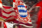 28.08.2026, Fussball Bundesliga 2026/2027, 1.Spieltag, FC Bayern München - VfB Stuttgart, in der Allianz-Arena München, Bayernflagge weht in der Südkurve
