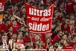 28.08.2026, Fussball Bundesliga 2026/2027, 1.Spieltag, FC Bayern München - VfB Stuttgart, in der Allianz-Arena München, Bayernfans singen ihre Lieder. Ultras aus dem Süden 