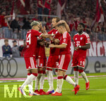 28.08.2026, Fussball Bundesliga 2026/2027, 1.Spieltag, FC Bayern München - VfB Stuttgart, in der Allianz-Arena München, Torjubel Luis Diaz (FC Bayern München), Michael Olise (FC Bayern München), Harry Kane (FC Bayern München), Joshua Kimmich (FC Bayern München), Alphonso Davies (FC Bayern München).