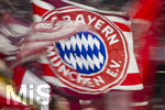 28.08.2026, Fussball Bundesliga 2026/2027, 1.Spieltag, FC Bayern München - VfB Stuttgart, in der Allianz-Arena München, Bayernflagge weht in der Südkurve