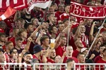 28.08.2026, Fussball Bundesliga 2026/2027, 1.Spieltag, FC Bayern München - VfB Stuttgart, in der Allianz-Arena München, Bayernfans singen ihre Lieder. 