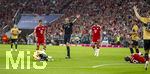 28.08.2026, Fussball Bundesliga 2026/2027, 1.Spieltag, FC Bayern München - VfB Stuttgart, in der Allianz-Arena München, Schiedsrichter Sören Storks pfeift, Joshua Kimmich (FC Bayern München) Aleksandar Pavlovic (Bayern München)   