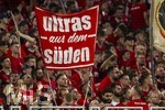 28.08.2026, Fussball Bundesliga 2026/2027, 1.Spieltag, FC Bayern München - VfB Stuttgart, in der Allianz-Arena München, Bayernfans singen ihre Lieder. Ultras aus dem Süden 