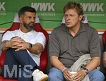 30.08.2026, Fussball Bundesliga 2026/2027, 1.Spieltag, FC Augsburg - FC Schalke 04, in der WWK-Arena Augsburg, Trainer Miron Muslic (Schalke 04) und Direktor Profifußball Youri Mulder (Schalke 04)


