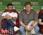 30.08.2026, Fussball Bundesliga 2026/2027, 1.Spieltag, FC Augsburg - FC Schalke 04, in der WWK-Arena Augsburg, Trainer Miron Muslic (Schalke 04) und Direktor Profifußball Youri Mulder (Schalke 04)


