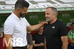 30.08.2026, Fussball Bundesliga 2026/2027, 1.Spieltag, FC Augsburg - FC Schalke 04, in der WWK-Arena Augsburg, v.l. Trainer Miron Muslic (Schalke 04) und Trainer Manuel Baum (FC Augsburg) 


