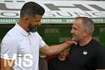 30.08.2026, Fussball Bundesliga 2026/2027, 1.Spieltag, FC Augsburg - FC Schalke 04, in der WWK-Arena Augsburg, v.l. Trainer Miron Muslic (Schalke 04) und Trainer Manuel Baum (FC Augsburg) 


