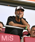 30.08.2026, Fussball Bundesliga 2026/2027, 1.Spieltag, FC Augsburg - FC Schalke 04, in der WWK-Arena Augsburg, Trainer Jürgen Klopp  (Deutschland) auf der Tribüne.


