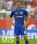 30.08.2026, Fussball Bundesliga 2026/2027, 1.Spieltag, FC Augsburg - FC Schalke 04, in der WWK-Arena Augsburg, Ron Schallenberg (FC Schalke 04)  unzufrieden.


