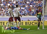 30.08.2026, Fussball Bundesliga 2026/2027, 1.Spieltag, FC Augsburg - FC Schalke 04, in der WWK-Arena Augsburg, Robin Gosens (FC Schalke 04) am Boden.


