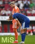 30.08.2026, Fussball Bundesliga 2026/2027, 1.Spieltag, FC Augsburg - FC Schalke 04, in der WWK-Arena Augsburg, v.l. Torwart Loris Karius (FC Schalke 04) und Timo Becker (FC Schalke 04)    sind   nach dem Spiel frustriert 


