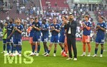 30.08.2026, Fussball Bundesliga 2026/2027, 1.Spieltag, FC Augsburg - FC Schalke 04, in der WWK-Arena Augsburg, Trainer Miron Muslic (Schalke 04) und die Mannschaft sind nach dem Spiel enttäuscht,


