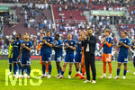 30.08.2026, Fussball Bundesliga 2026/2027, 1.Spieltag, FC Augsburg - FC Schalke 04, in der WWK-Arena Augsburg, Frust bei den Schalkern nach der Niederlage, Dank an die Fans in der Kurve, Moussa Sylla (FC Schalke 04), Adil Aouchiche (FC Schalke 04), Edin Dzeko (Schalke 04), Junior Dina Ebimbe (Schalke 04), Robin Gosens (FC Schalke 04), Trainer Miron Muslic (FC Schalke 04),  Maximilian Wöber (FC Schalke 04) 