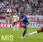 30.08.2026, Fussball Bundesliga 2026/2027, 1.Spieltag, FC Augsburg - FC Schalke 04, in der WWK-Arena Augsburg, Moussa Sylla (FC Schalke 04) Schuss.