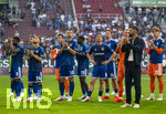 30.08.2026, Fussball Bundesliga 2026/2027, 1.Spieltag, FC Augsburg - FC Schalke 04, in der WWK-Arena Augsburg, Frust bei den Schalkern nach der Niederlage, Dank an die Fans in der Kurve, Moussa Sylla (FC Schalke 04), Adil Aouchiche (FC Schalke 04), Edin Dzeko (Schalke 04), Junior Dina Ebimbe (Schalke 04), Robin Gosens (FC Schalke 04), Trainer Miron Muslic (FC Schalke 04),  