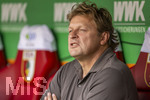 30.08.2026, Fussball Bundesliga 2026/2027, 1.Spieltag, FC Augsburg - FC Schalke 04, in der WWK-Arena Augsburg, Youri Mulder (Schalke 04, Direktor Profifußball)