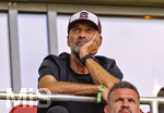 30.08.2026, Fussball Bundesliga 2026/2027, 1.Spieltag, FC Augsburg - FC Schalke 04, in der WWK-Arena Augsburg, Bundestrainer Jürgen Klopp (mitte, Deutschland) auf der Tribüne als Zuschauer. 