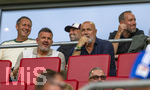 30.08.2026, Fussball Bundesliga 2026/2027, 1.Spieltag, FC Augsburg - FC Schalke 04, in der WWK-Arena Augsburg, re: Sergej Barbarez (Trainer Bosnien Herzegowina) 