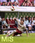 30.08.2026, Fussball Bundesliga 2026/2027, 1.Spieltag, FC Augsburg - FC Schalke 04, in der WWK-Arena Augsburg, Calvin Brackelmann (FC Augsburg) am Ball 