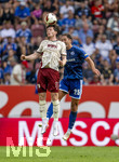 30.08.2026, Fussball Bundesliga 2026/2027, 1.Spieltag, FC Augsburg - FC Schalke 04, in der WWK-Arena Augsburg, v.li: Michael Gregoritsch (FC Augsburg) gegen Nikola Katic (FC Schalke 04) 