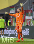 30.08.2026, Fussball Bundesliga 2026/2027, 1.Spieltag, FC Augsburg - FC Schalke 04, in der WWK-Arena Augsburg, Torwart Loris Karius (FC Schalke 04) in Rage.